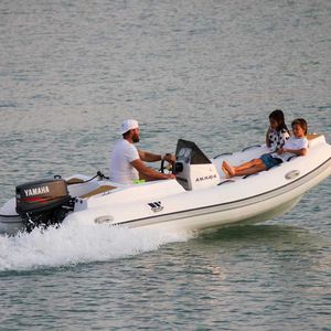 gommone fuoribordo / RIB / con console laterale / tender per super-yacht