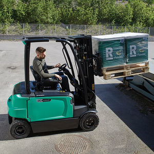carrello elevatore per cantiere navale