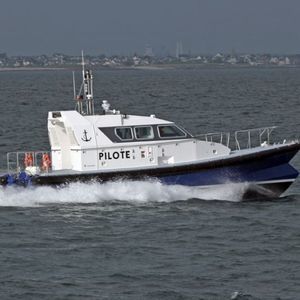 barca professionale pilotina 1