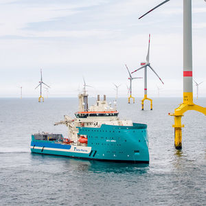 nave di supporto offshore per parco eolico 1