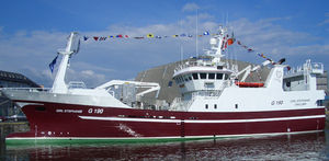 nave da pesca professionale peschereccio a strascico