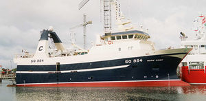 nave da pesca professionale peschereccio a strascico