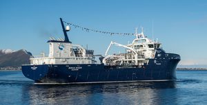 nave da pesca peschereccio a strascico
