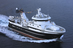 nave da pesca peschereccio a strascico