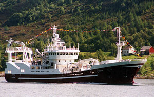 nave da pesca tonniera