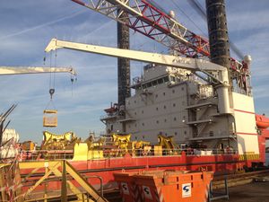gru per nave / di bordo