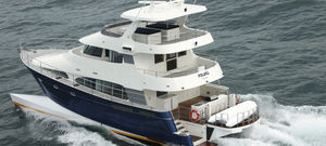 motor-yacht catamarano 1