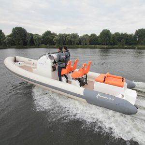 gommone entrobordo / semirigido / con console centrale / open