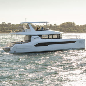 motor-yacht catamarano