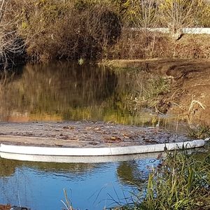 barriera contro l'inquinamento da idrocarburi