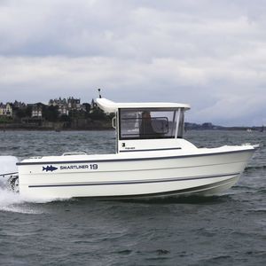 barca da pesca e diporto fuoribordo / con cabina di pilotaggio / max. 7 persone