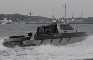 barca professionale patrol boat