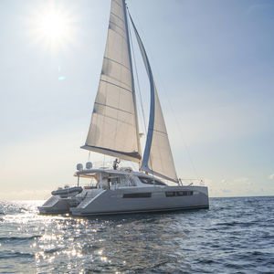 sailing-yacht catamarano