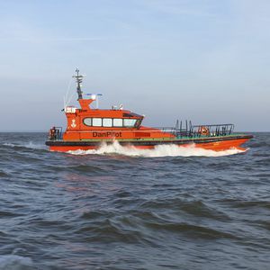 barca professionale pilotina / entrobordo a idrogetto / in alluminio