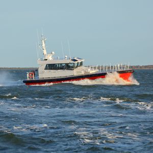 barca professionale pilotina 1
