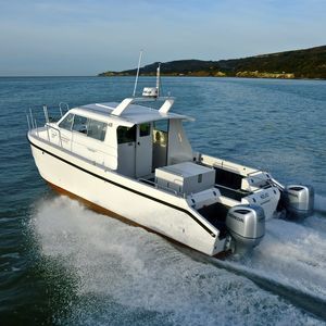 cabin-cruiser catamarano