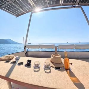 barca open catamarano