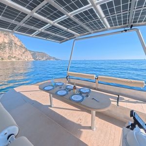 barca open catamarano