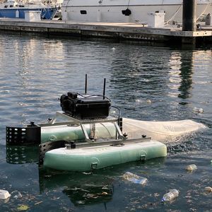 drone marino per la raccolta di rifiuti