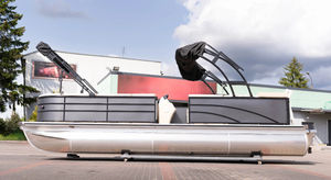 pontoon boat fuoribordo