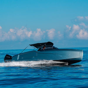 runabout fuoribordo