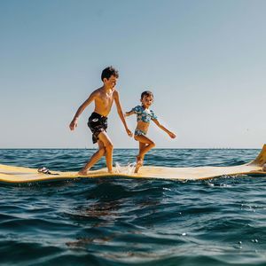 gioco acquatico con piattaforma 1