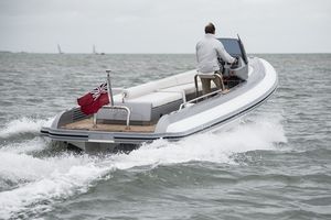 gommone entrofuoribordo / RIB / con console laterale / tender per super-yacht