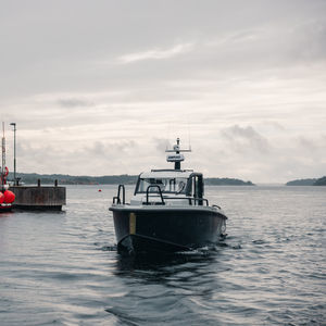 cabin-cruiser hard-top