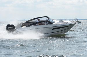 day cruiser fuoribordo / open / sportivo / max. 7 persone