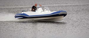 gommone fuoribordo / RIB / con dual console / max. 8 persone