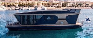 barca a motore house-boat entrobordo