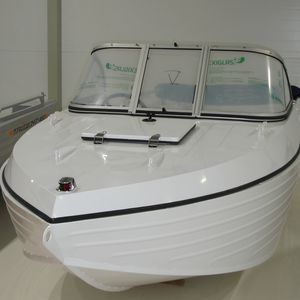runabout entrobordo / con dual console / da pesca sportiva / in alluminio