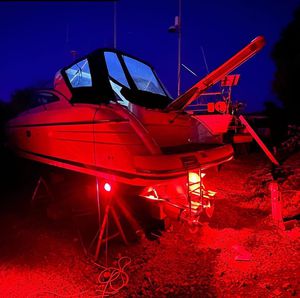 illuminazione subacquea per barca