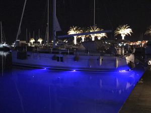 illuminazione subacquea per barca