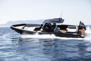 gommone fuoribordo / entrofuoribordo / semirigido / con console centrale