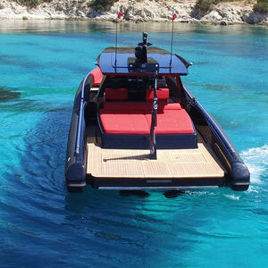gommone fuoribordo / entrobordo / semirigido / con console centrale