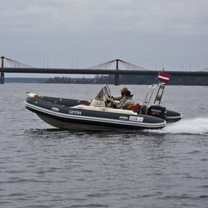 gommone fuoribordo / semirigido / con console laterale / max. 8 persone