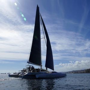 sailing-yacht trimarano