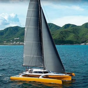 sailing-yacht trimarano
