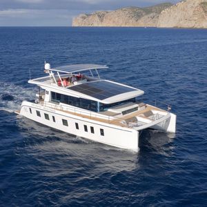 motor-yacht catamarano