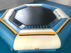 gioco acquatico trampolini