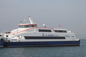 traghetto passeggeri catamarano 1