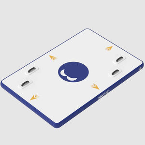 gioco acquatico con piattaforma