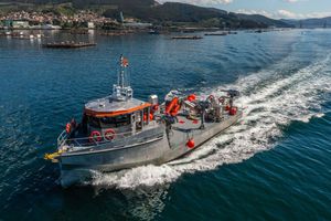 nave da pesca professionale