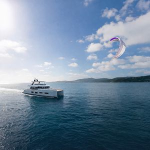 sistema di propulsione con aquilone per nave