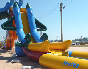 gioco acquatico scivolo