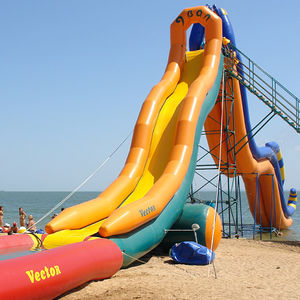 gioco acquatico scivolo