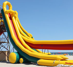 gioco acquatico scivolo