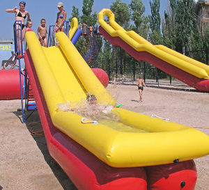 gioco acquatico scivolo