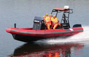 gommone fuoribordo / bimotore / RIB / con console centrale
